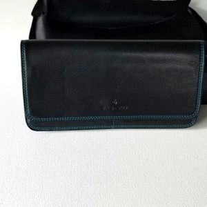 Card wallet.
